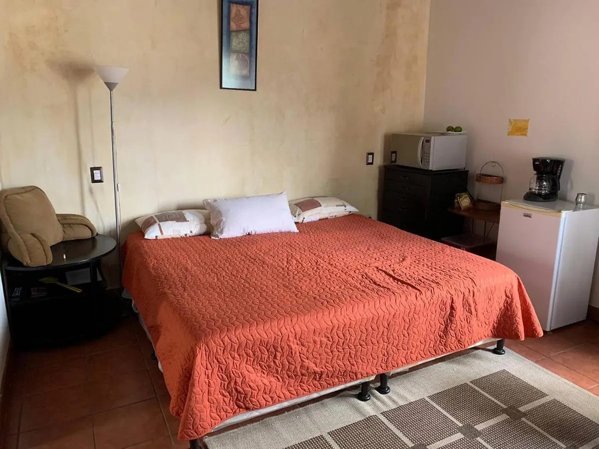 דירות Colonial Charm In Antigua - Women Only 0*,